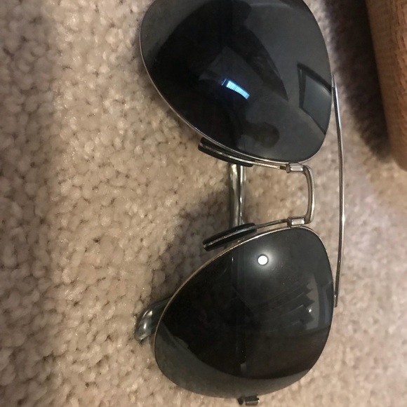 100% authentic - Picture 2 of 2